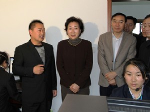 安徽省副省長花建慧一行參觀大海家政呼叫中心